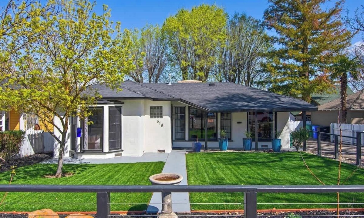Paso Robles House | MiDCENTURY MaNOR-Hot Tub & 5 Blocks to Town Center