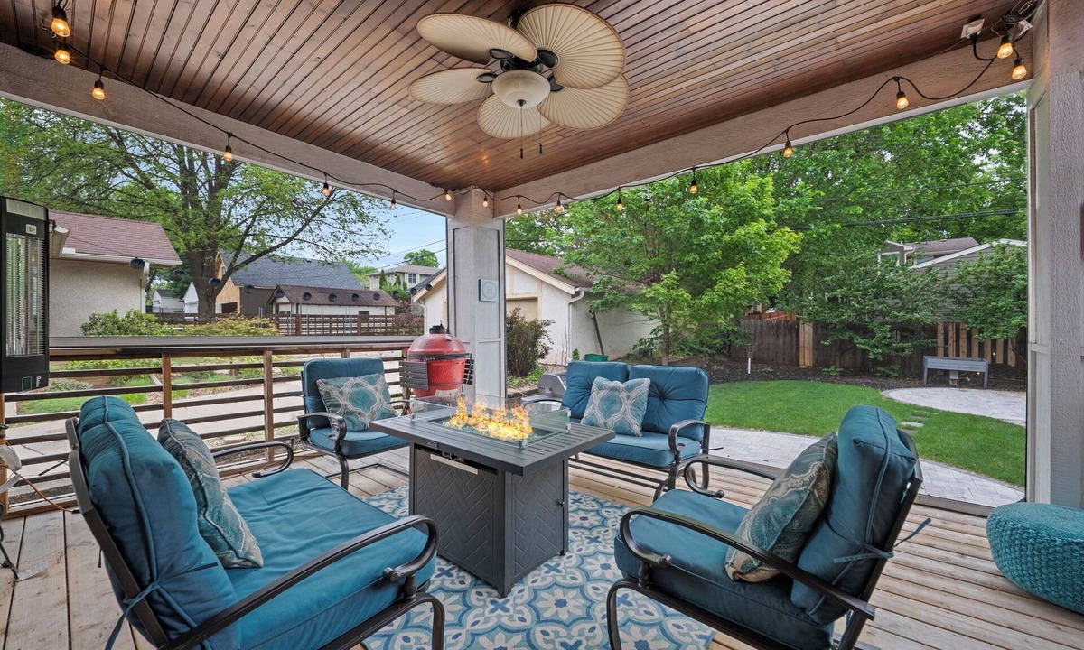 Linden Hills House | MINNeSTAY* Casa Roja
