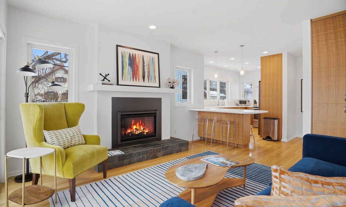 Calhoun Isles House | MINNeSTAY* Lake of the Isles Retreat