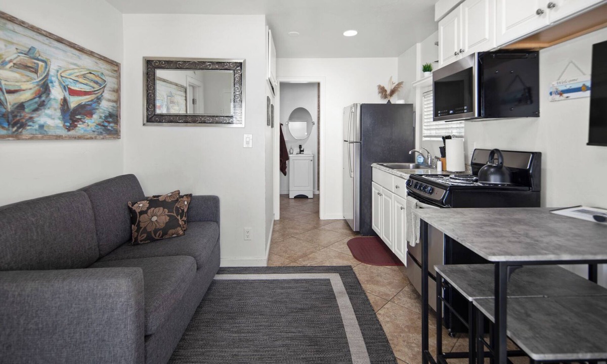 South Mission Beach House | Mission Beach 1BR · Steps to Bay & Ocean · Water Views · Free Parking