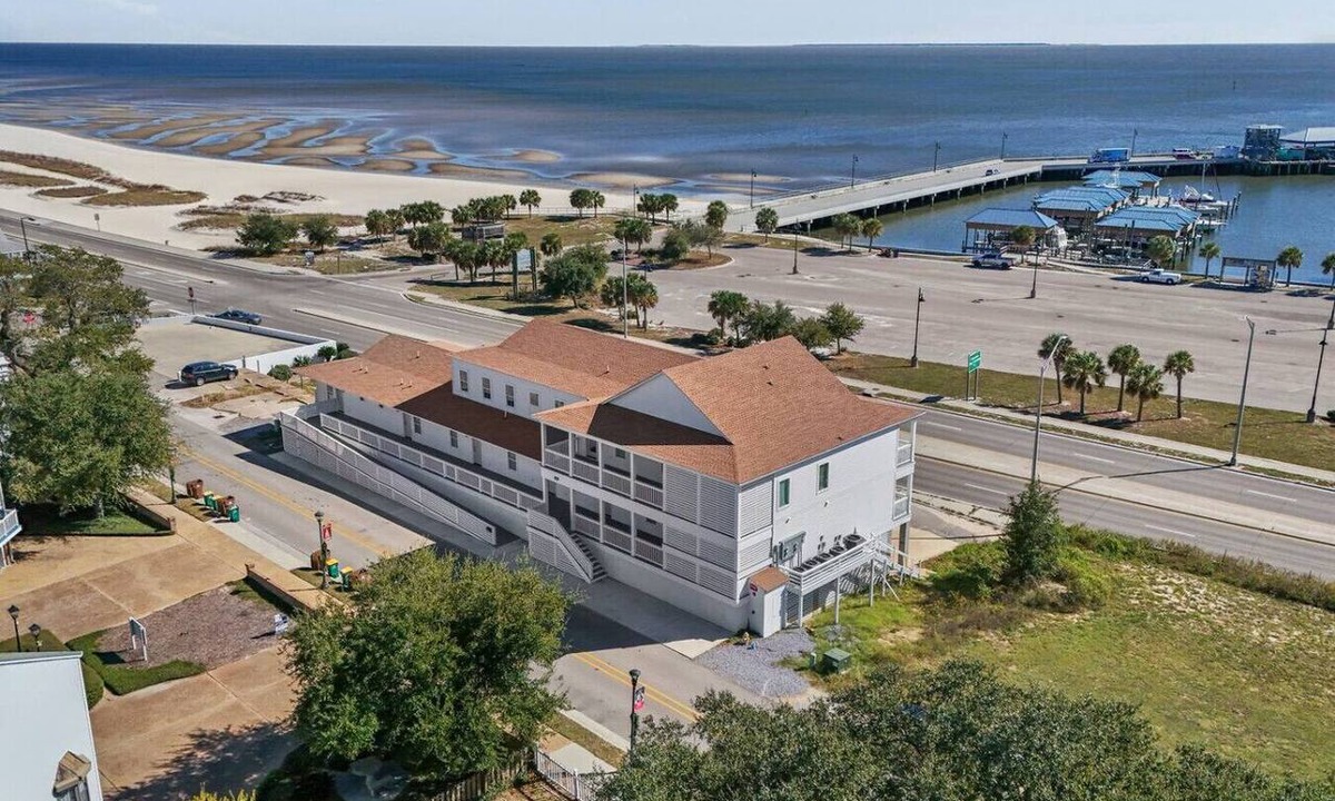 Pass Christian Condo | Mississippi Gulf Coast Basecamp-Central Location