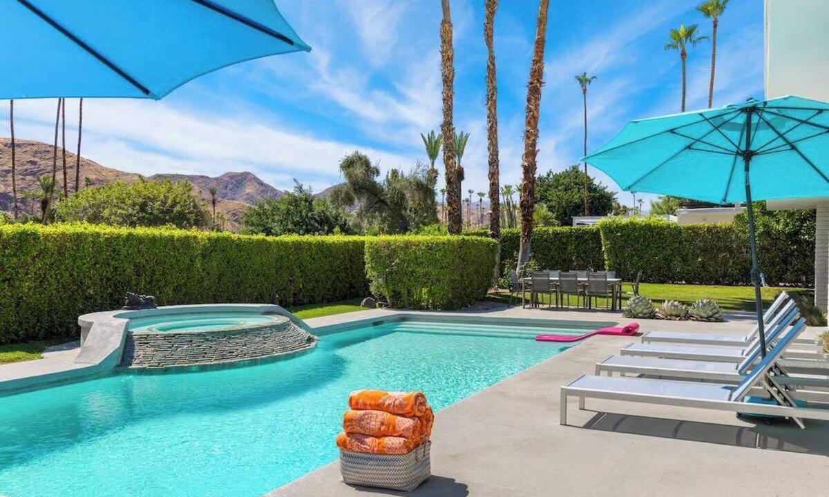 Indian Canyon House | Mod Blue Agave - Stunning S Palm Springs Mid-Centu