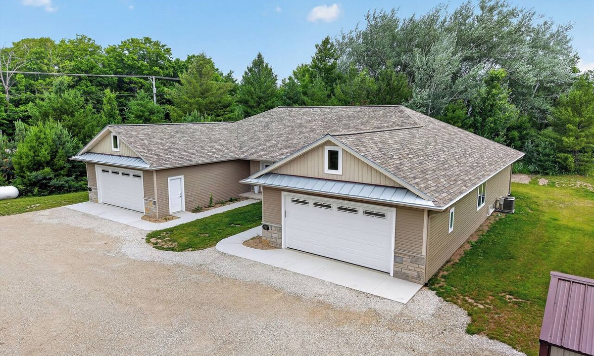 Fish Creek Condo | Modern 3-Bed Fish Creek Retreat with AC & Fast Wi-Fi — Perfect Door County Base!