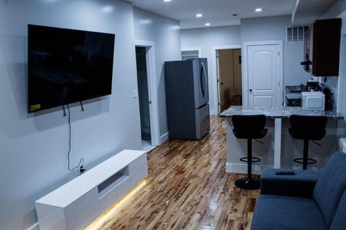 East Boston Apartment | Modern 3BR Walk to Subway 2 Min to LOGAN Airport