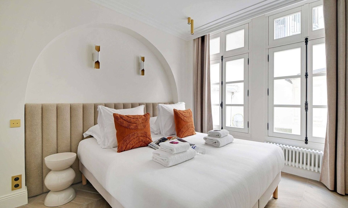 Batignolles Apartment | Modern Apartement Center of Paris Montmartre
