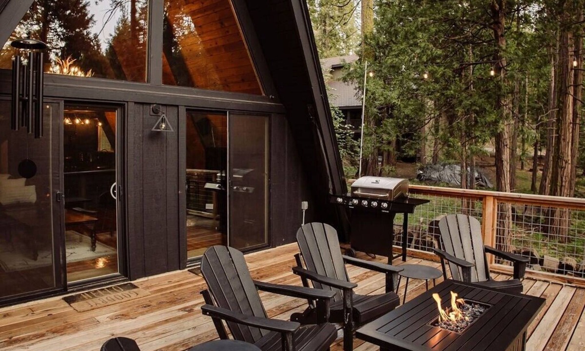 Sierra Cedars Cabin | Modern Black A-Frame overlooking a Meadow w/AC!
