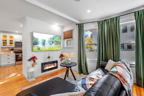 Framingham Apartment | Modern Boston MetroWest Family Suite