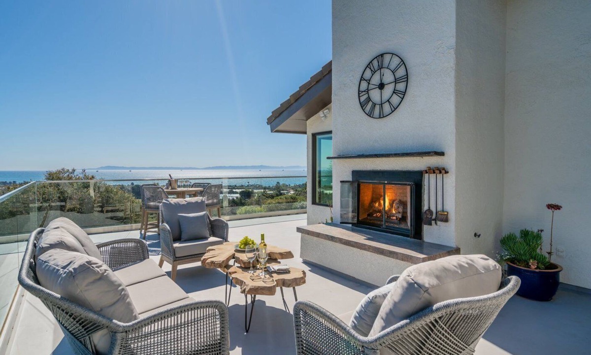 Toro Canyon House | Modern, Coastal Elegance With Stunning Views!