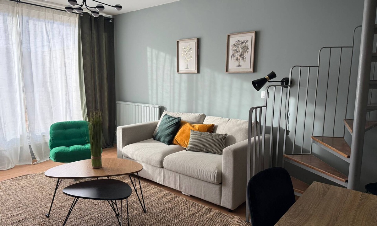 Evreux Apartment | Modern, fully-equipped 6-person duplex with terrace