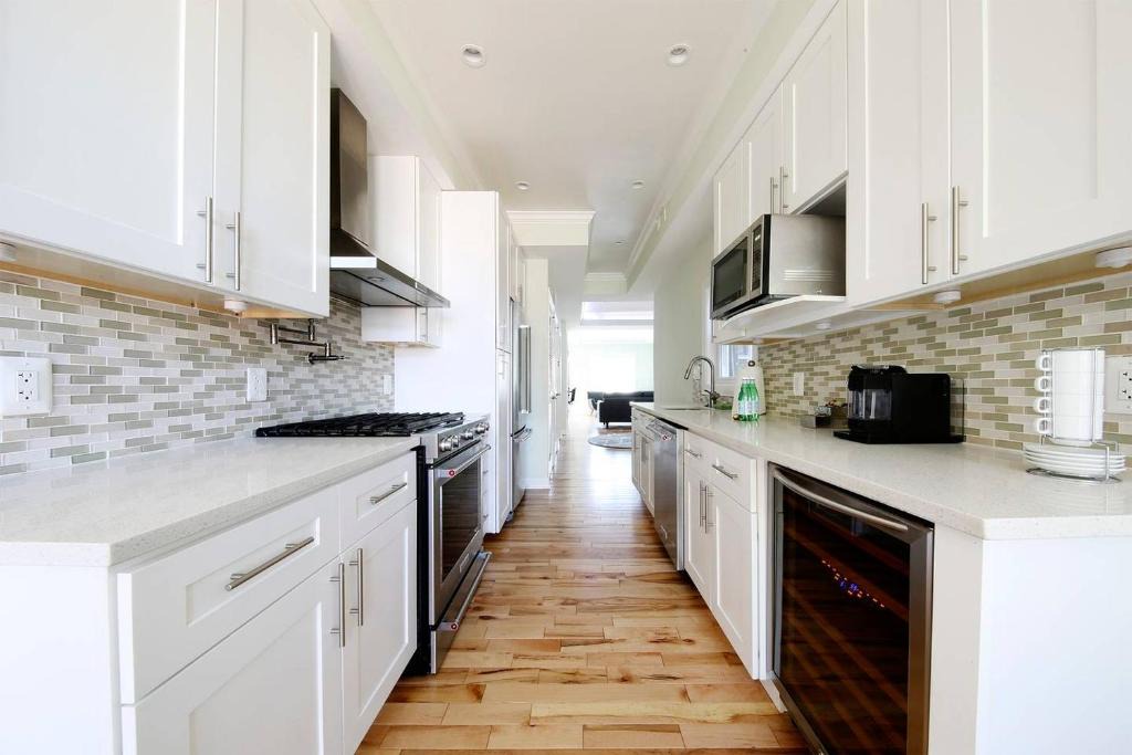 Hill East House | MODERN HOME NEAR CAPITOL HILL ** WALK TO METRO SUBWAY