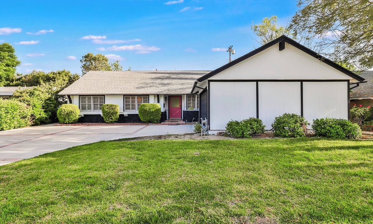 Canoga Park House | Modern MTR Home Near Topanga Village – Easy 30-Min Drive to Hollywood