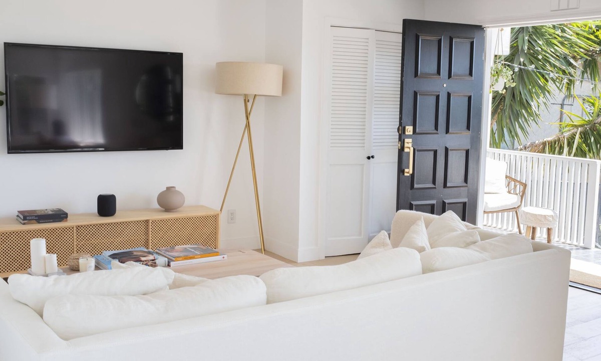 Sunset Junction House | Modern Silver Lake house seconds from Sunset Blvd