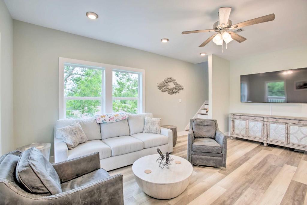 Waveland House | Modern Waveland Home w/Deck, Walk to Beach!