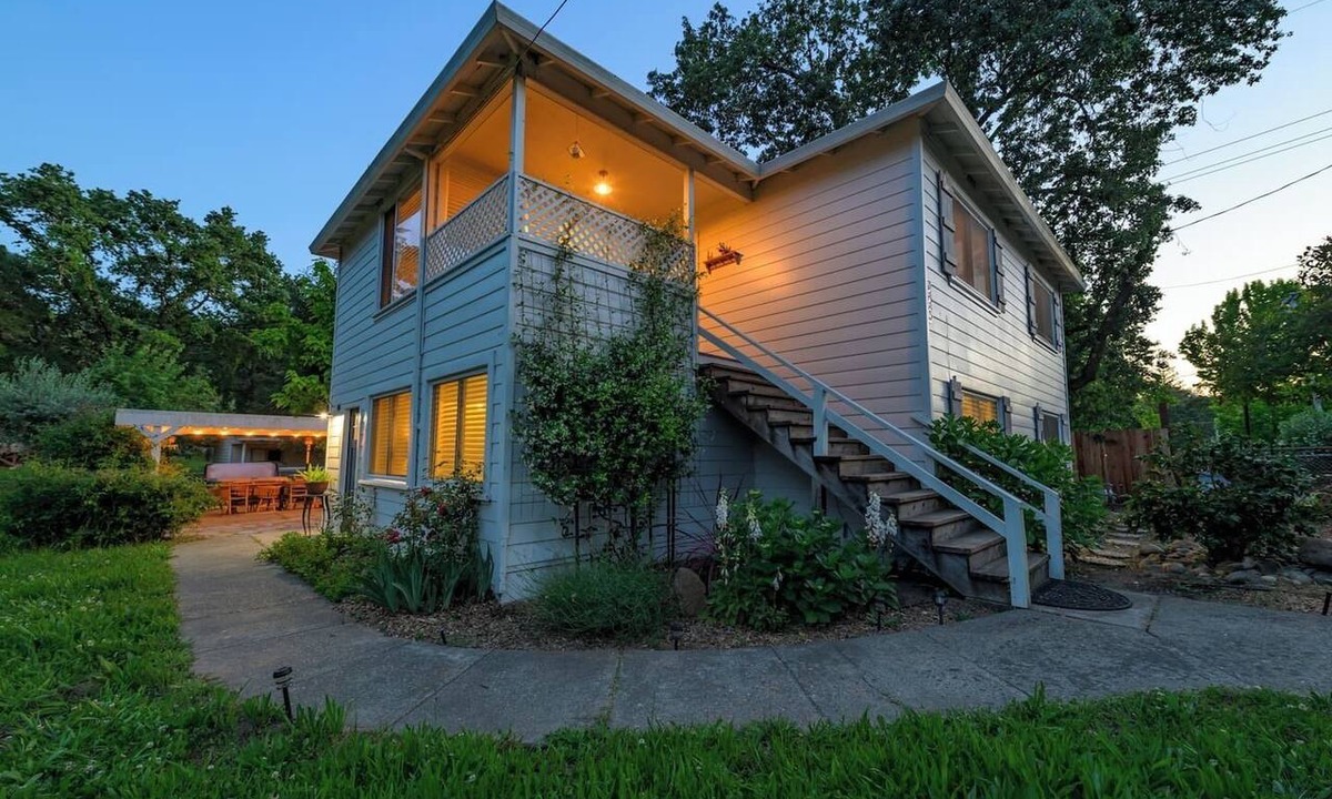 Forestville House | Moonlit Manor-walk to Steelhead Beach + the market