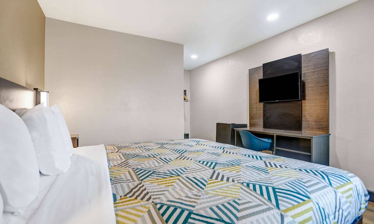 San Bernardino Hotel | Motel 6 San Bernardino, CA - South