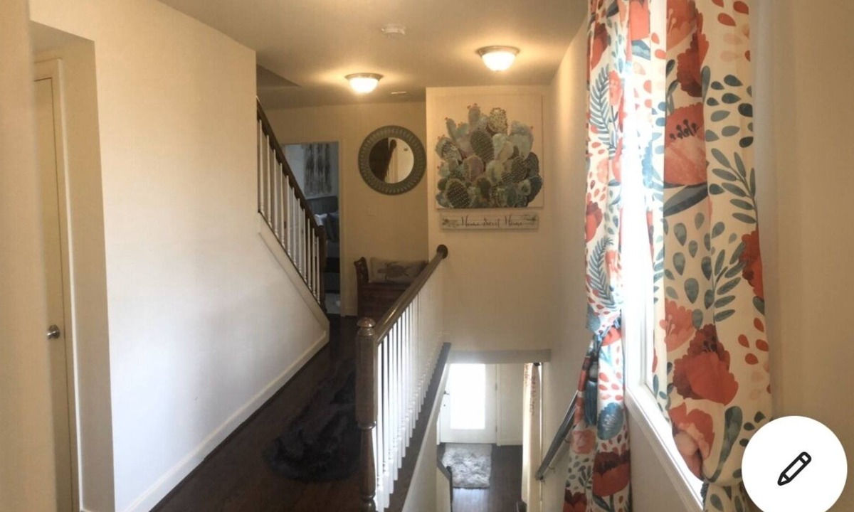 Parkville Bed & Breakfast | Naomi’s Beautiful Historical Home~ Bed & Breakfast