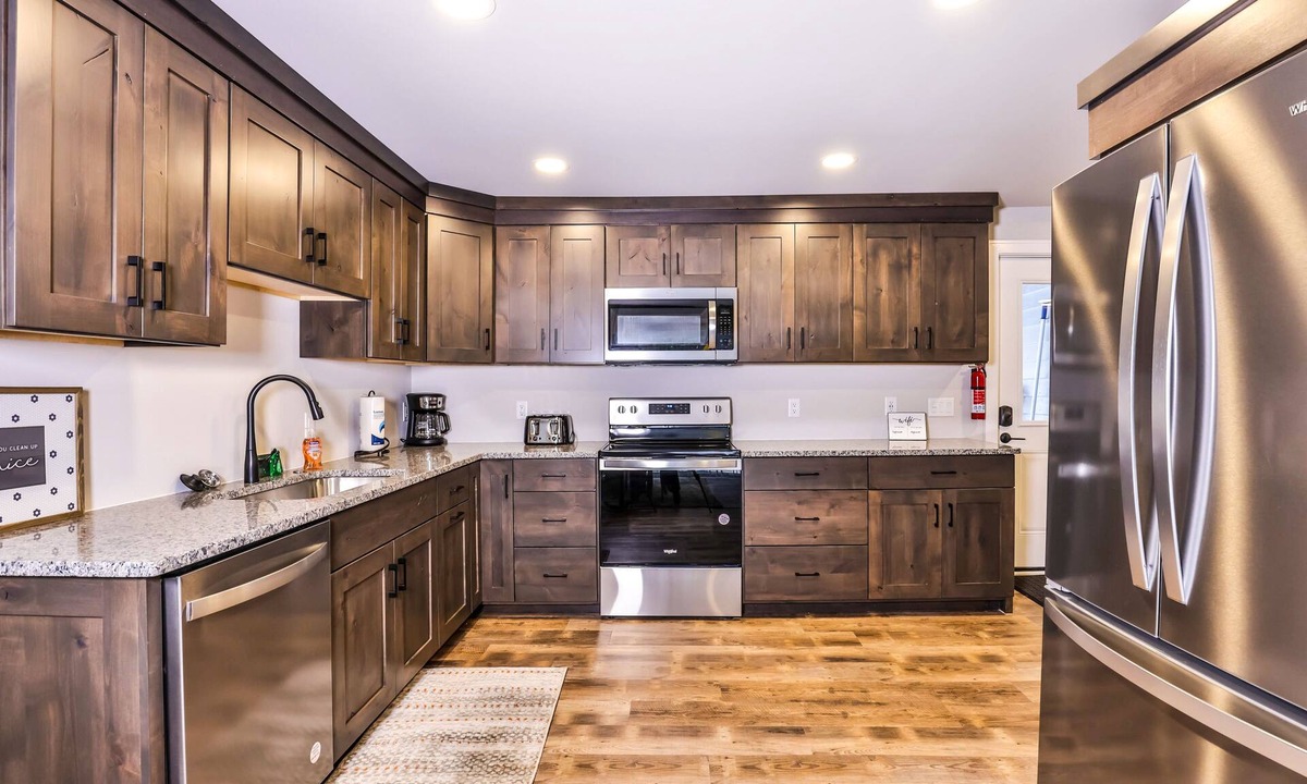 Manitowish Waters Cabin | Nature retreat & cabin on snowmobile trails with firepit - dogs ok