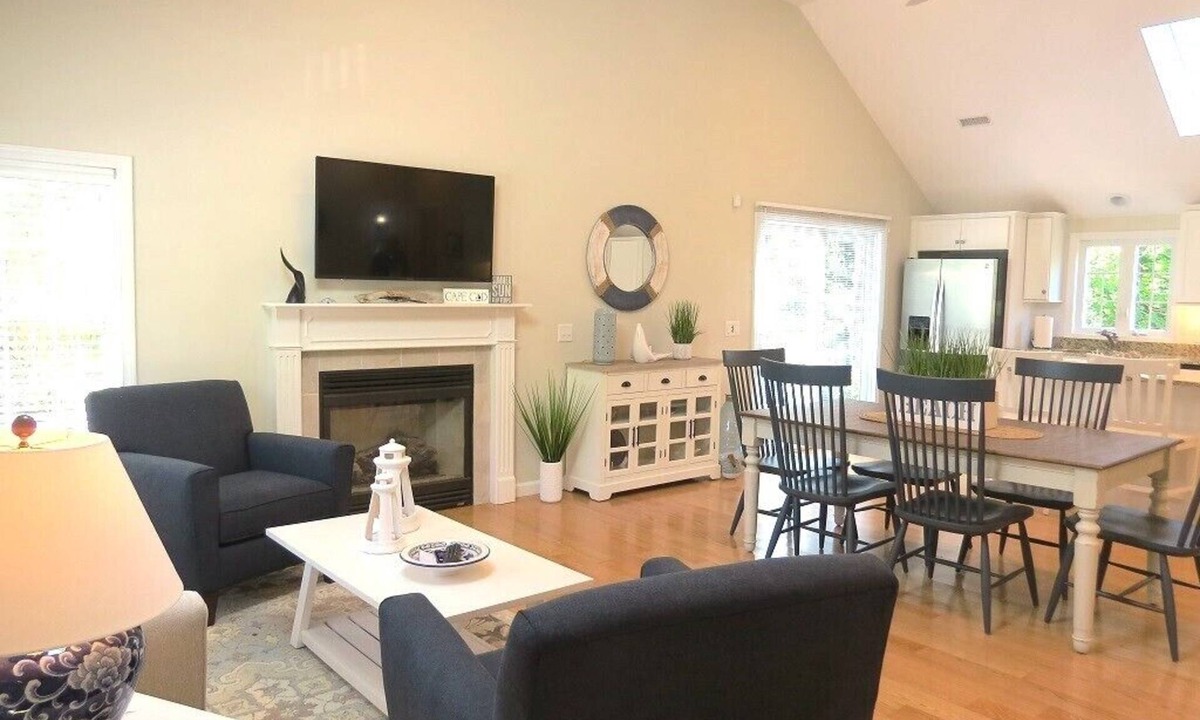 West Chatham House | Nautical Comfort near Rail Trail