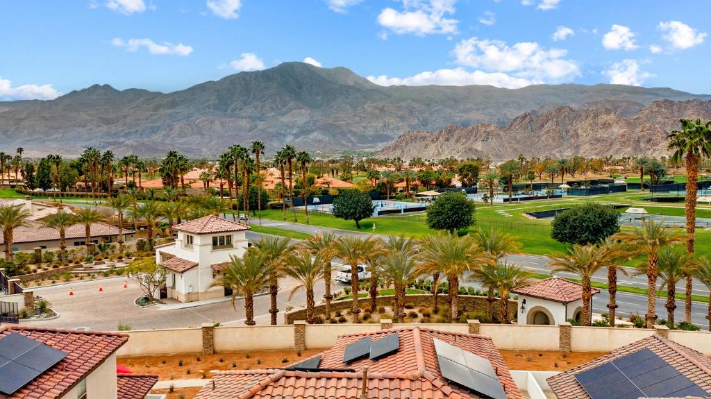 La Quinta Villa | Near Coachella and Stagecoach Palm Springs , PGA resort Villa ,Golf, community pool, gym