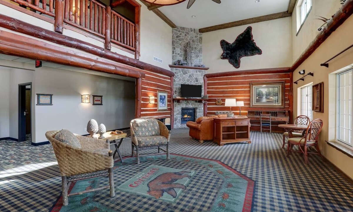 Johnston Hotel | Near I-35 Expanded King w/Whirlpool Cottage, Stoney Creek Des Moines | 2 Units