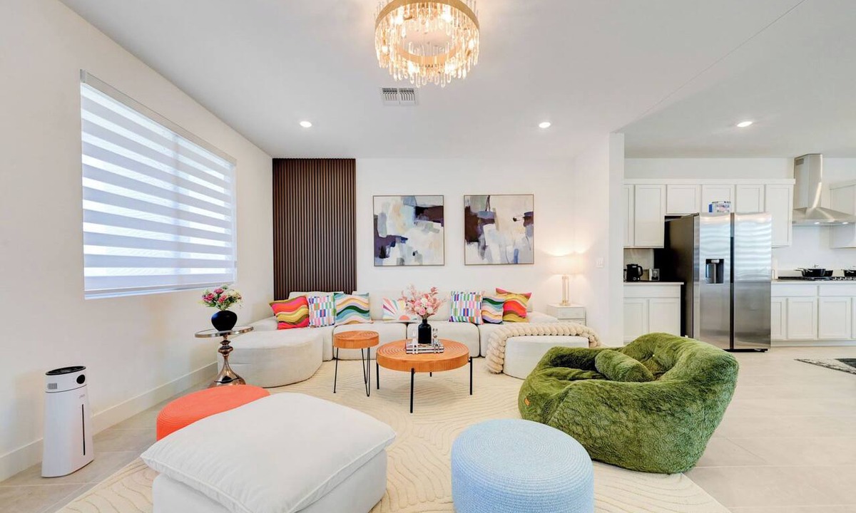 Sovana House | Near Strip Beautiful 6BR8 Beds New Furniture