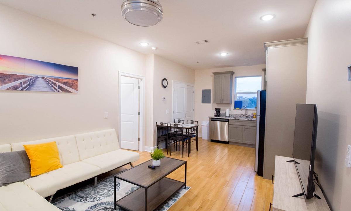 Biloxi Apartment | 🔥NEARBY CASINOS❤️ | SLEEPS 4 W/W+D +WALK 2 BEACH
