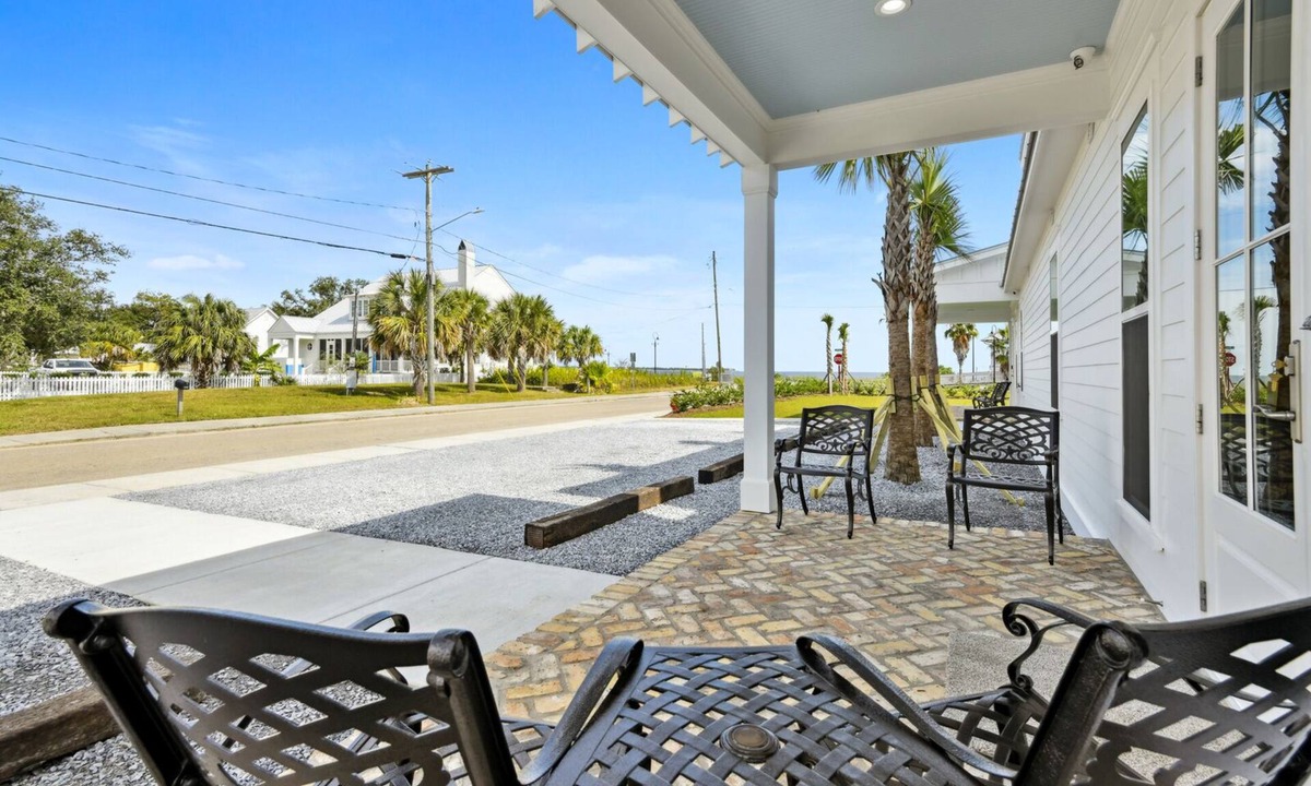 Old Town House | New 2 Bedroom Beach Rental in downtown Bay St Louis