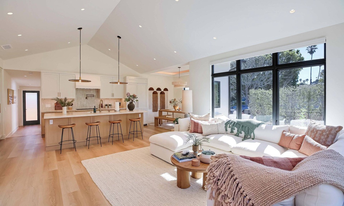 East Mesa House | NEW! Coastal Retreat - Exquisite remodel, high end finishes, hot tub, A/C, fire pit, luxury by beach