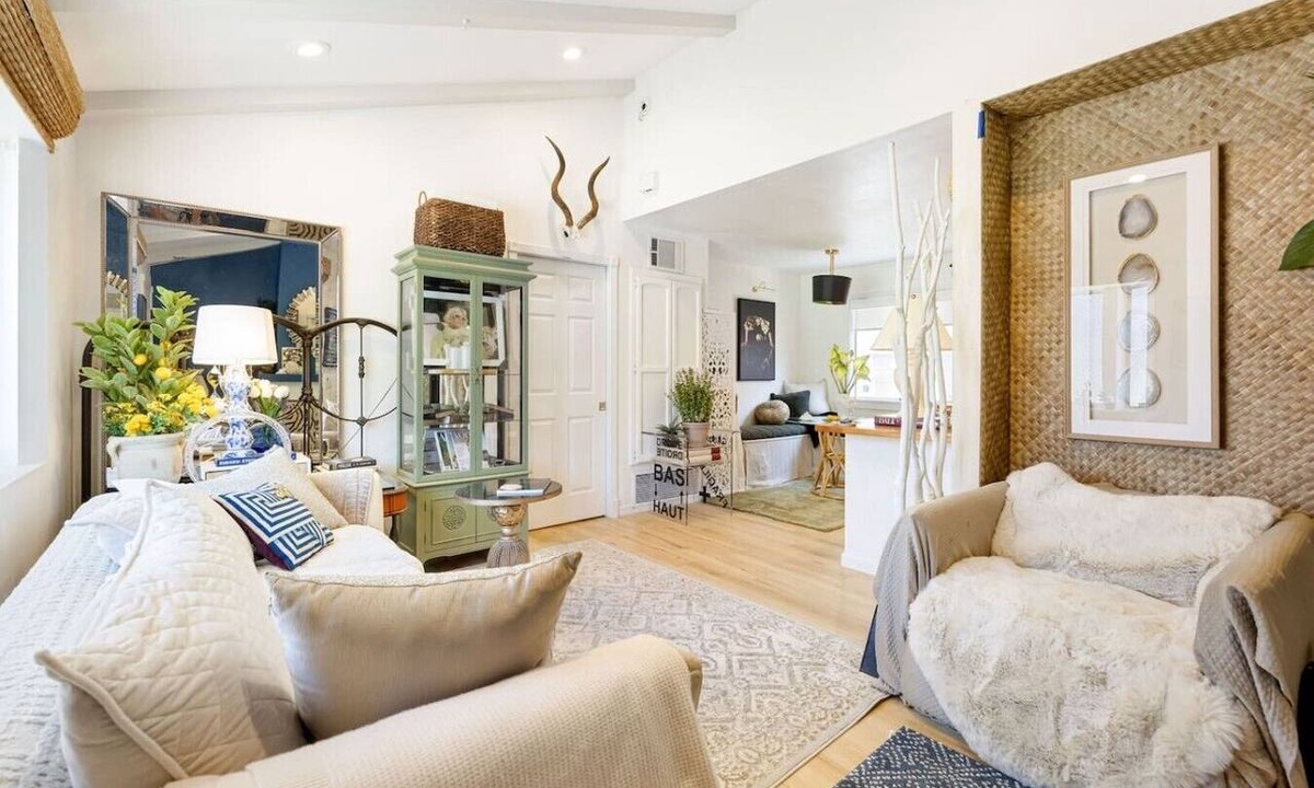 West Hills Condo | NEW! Designer West Hills Condo | Pool + Patio