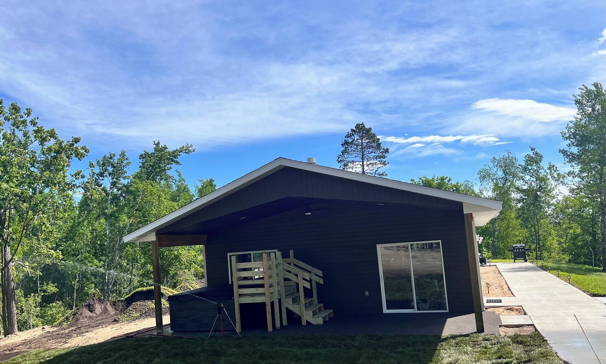 Long Lost Lake Cabin | New Lake Front Cabin 2BD 2Bath Sofa bed - hot tub-18 miles to Itasca State Park