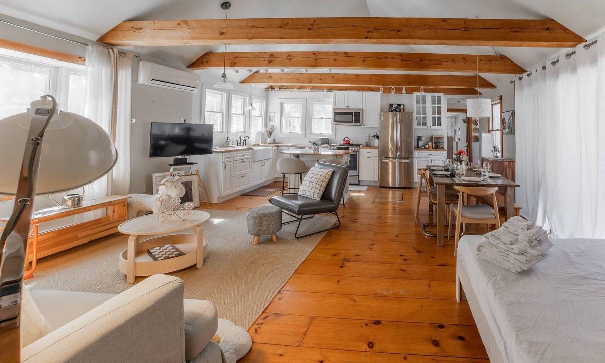 Truro House | NEW! Peaceful Truro retreat. Fire pit, outdoor shower, pet-friendly & close to Cape Cod’s beaches.