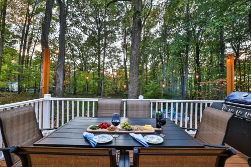 Millville House | New PlaygroundFenced YardHot TubKing BedPets