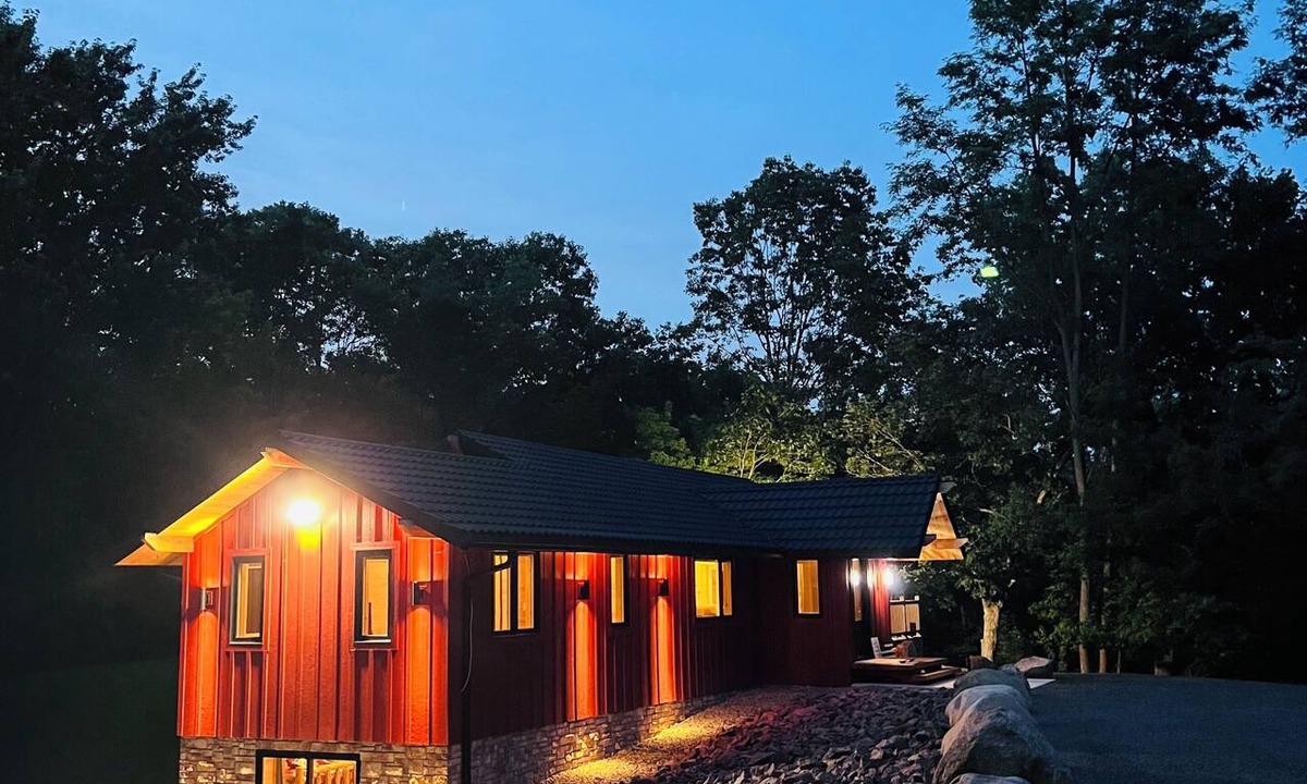 Westfield House | NEW , Spacious , Modern 4-bedroom Red House in peaceful Westfield