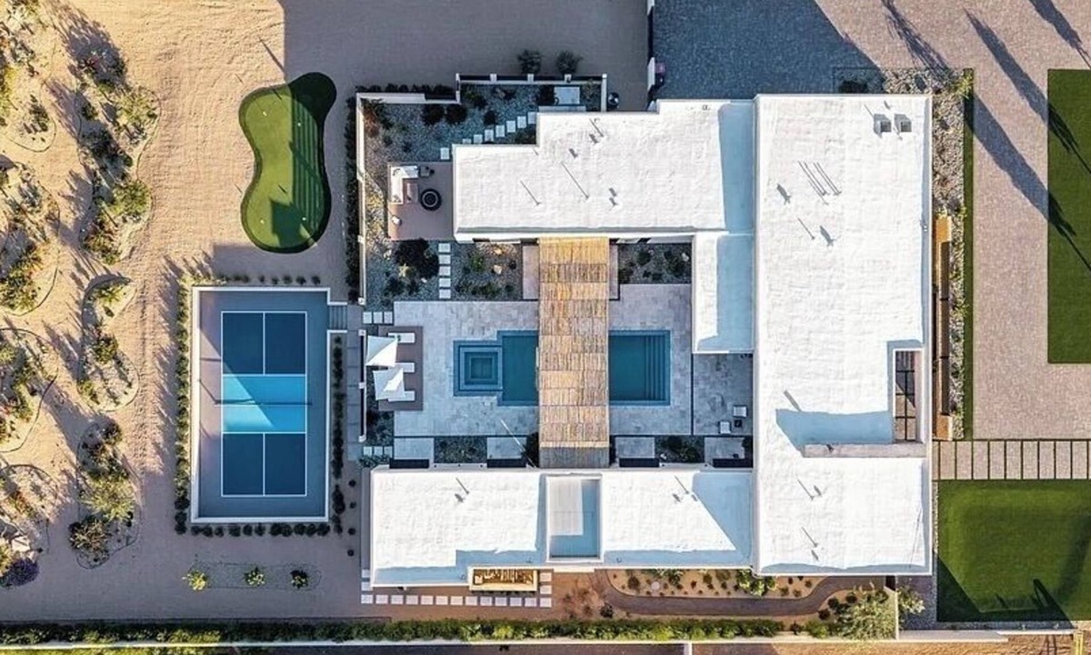 Central Scottsdale House | NEW SWSS 6BR Retreat, Golf Sim, Pool/Waterfall, Sport Court, Putting Green