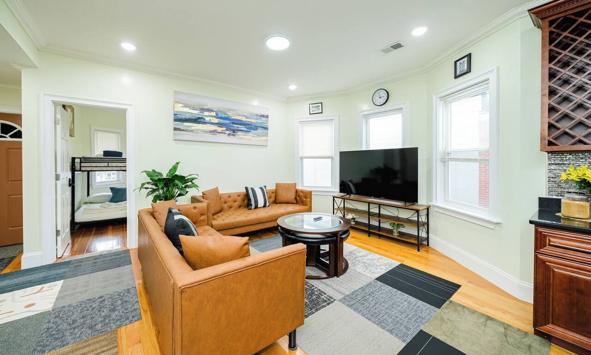 Dorchester Apartment | Newly Renovated 4BR Boston Apt w/Kid Friendly - Exclusive MAJOR INTERNATIONAL SPORTING EVENT 2026 Deal 90/2