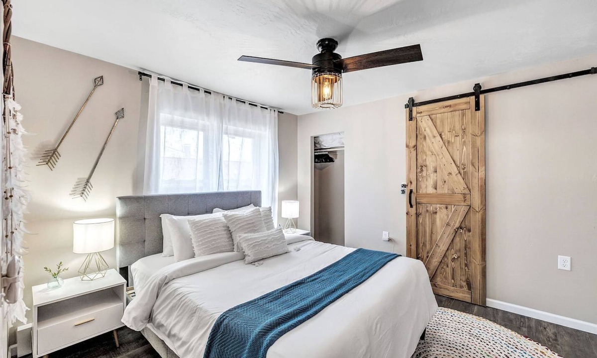 Algoma Apartment | Newly Renovated-across the Street From Von Stiehl