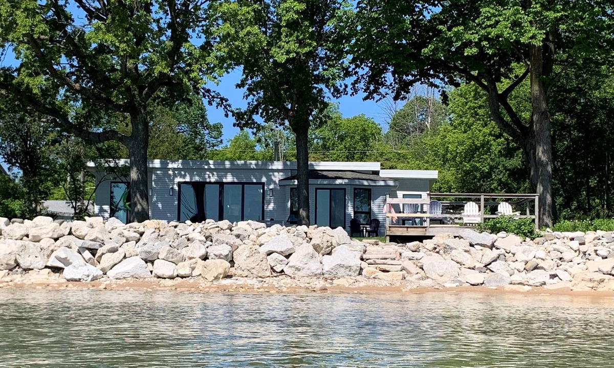 Hingham House | Newly renovated home on Lake Michigan - heated pool- Ozaukee County