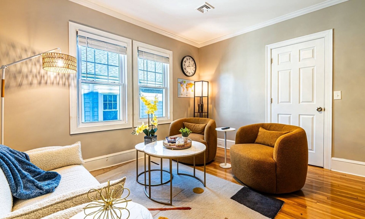 Ashmont Apartment | Newly Renovated Modern Retreat l Near T