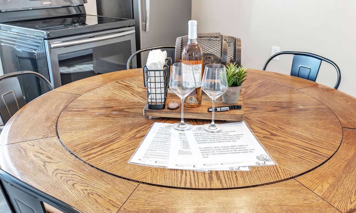 Algoma Apartment | Newly Renovated - Walking Distance to Pier