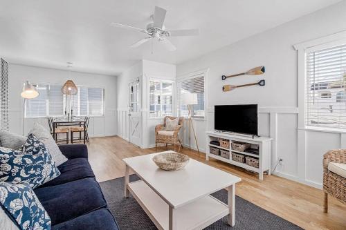 West Newport House | Newport Coastal Comfort