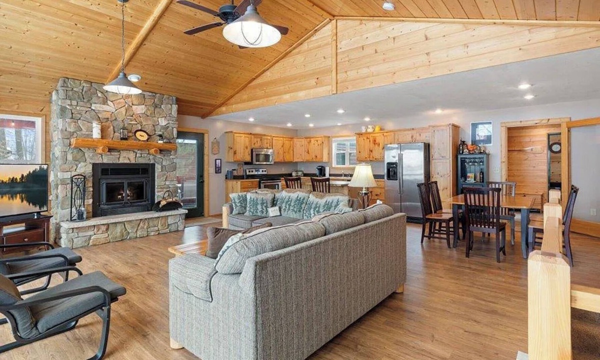 Crosby Cabin | Northwoods Escape on Rabbit Lake: Lakefront, Hot tub,Bike Trails, Pontoon Rental