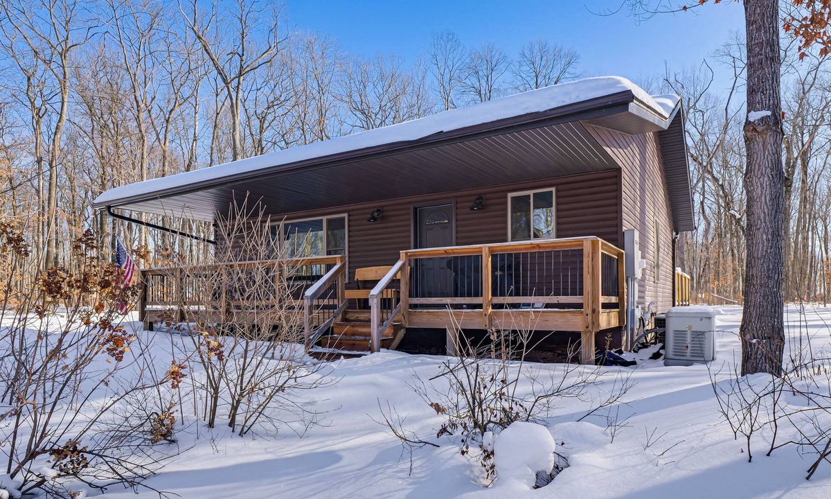 Stone Lake House | Northwoods Escape: Relaxing Retreat w/Deck