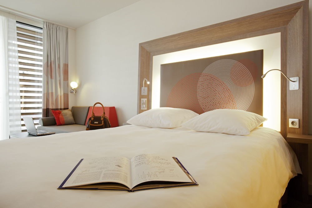 Porte d'Asnieres Hotel | Novotel Paris 17