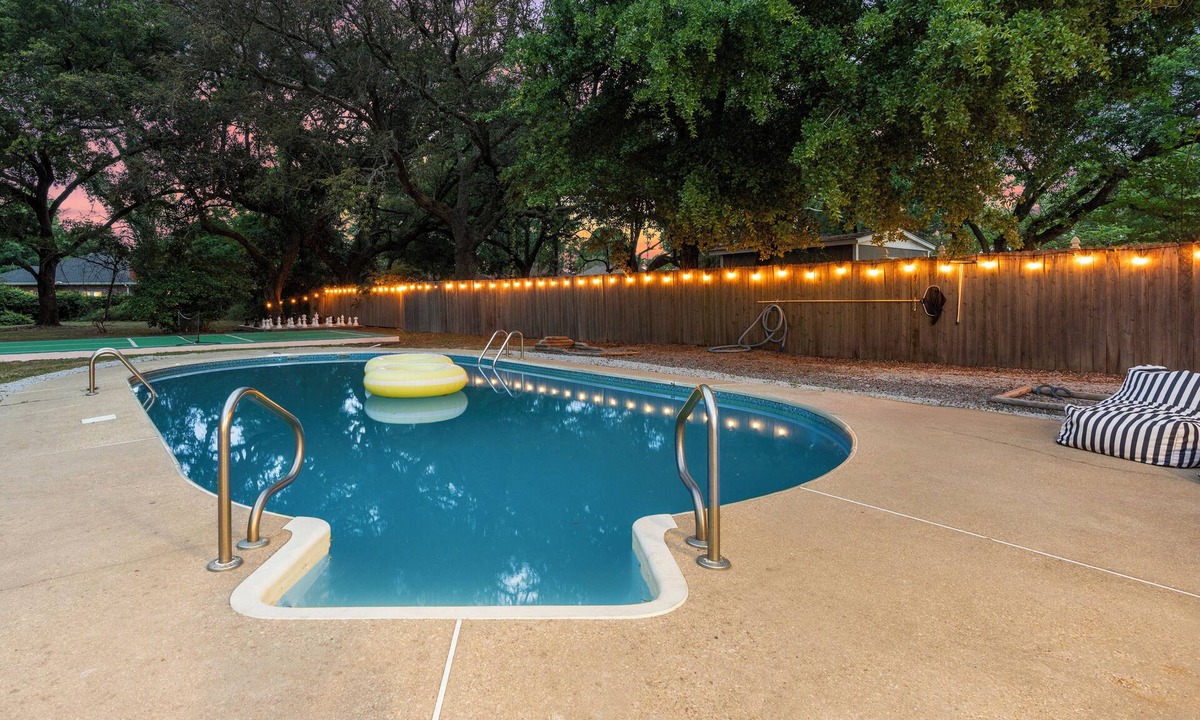 Gulfport House | Oasis Hideaway-Pool, Pickleball, Beach & Casinos