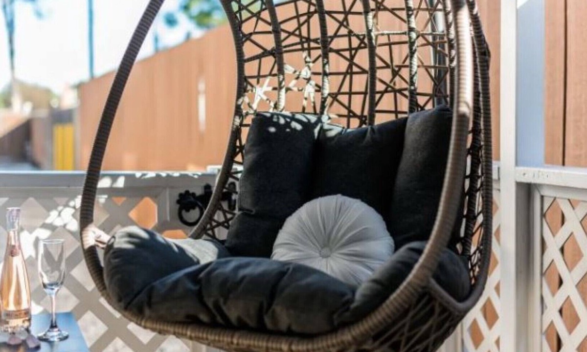 Brea House | OC Oasis - Private Deck & Outdoor Dining Bliss