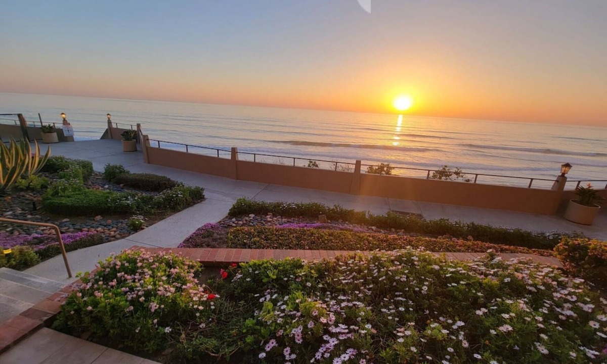Solana Beach Condo | Ocean Front 2 Bed, 2 Ba. Pool, Jacuzzi, Gym, Tennis, Ground Floor, Large Terrace