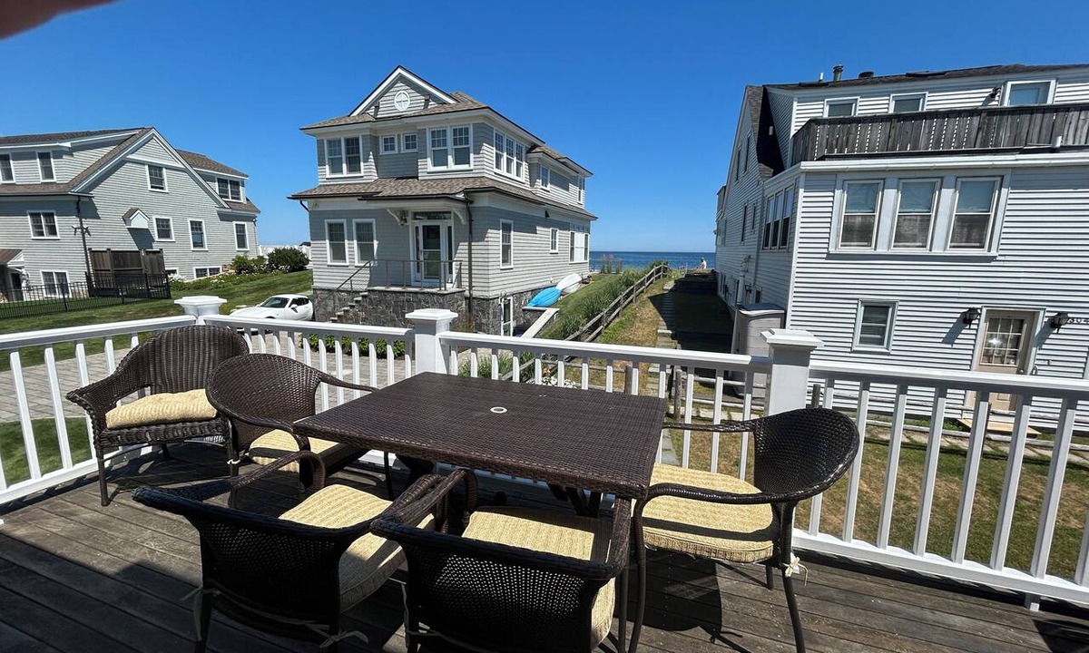 Rye Apartment | Ocean-View Rye Beach Condo | Private Beach Access & Walk to Petey’s Seafood