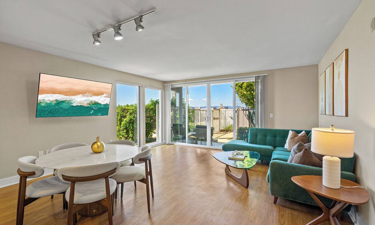 Marina del Rey Apartment | Oceanfront Serenity - 2BR Marina del Rey Luxury Suite PKG & Pool