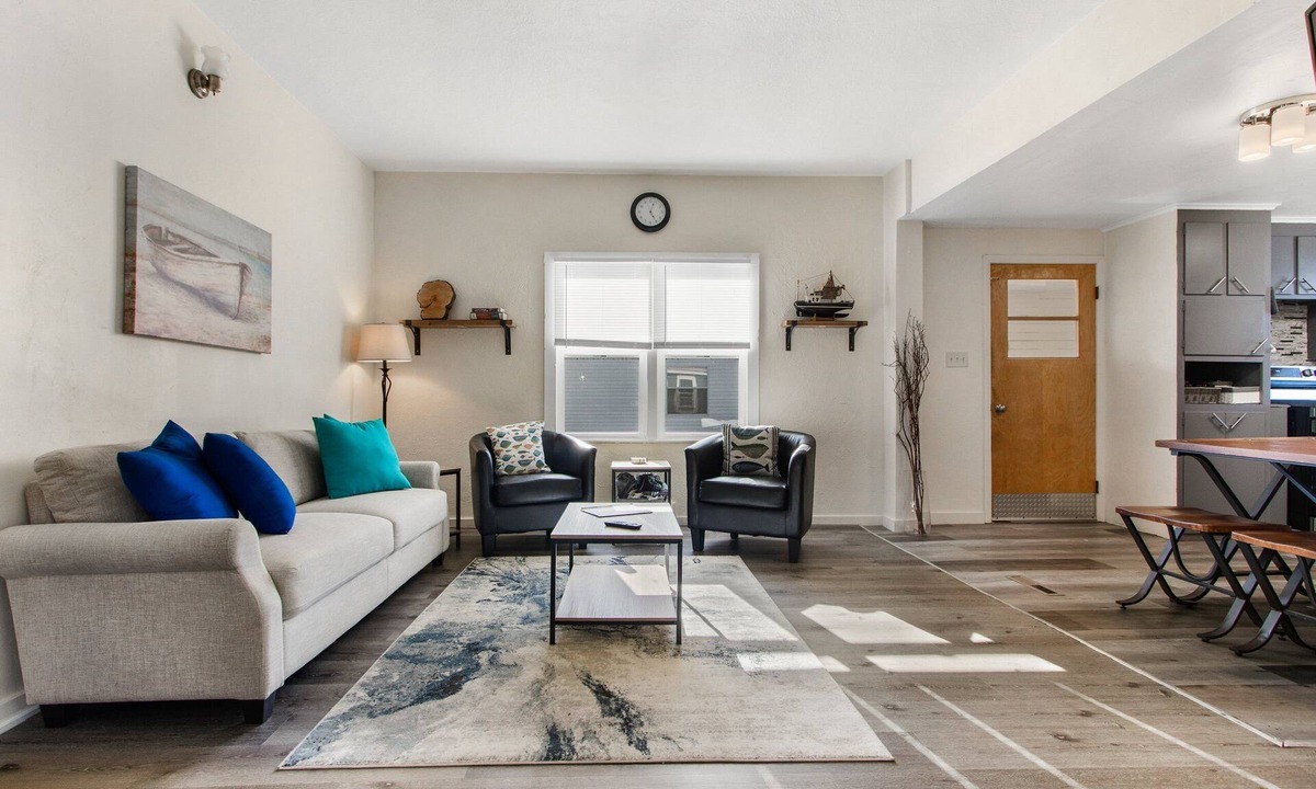 Oconto House | Oconto Hideaway- Mid/Long term stays welcome!