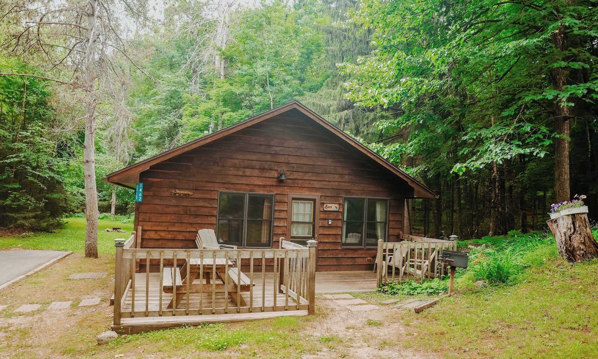 Arbor Vitae House | Old Stoney's Bass - Big Arbor Vitae Lake
